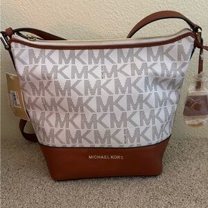 Michael Kors - Bedford Medium Crossbody Messenger Bag